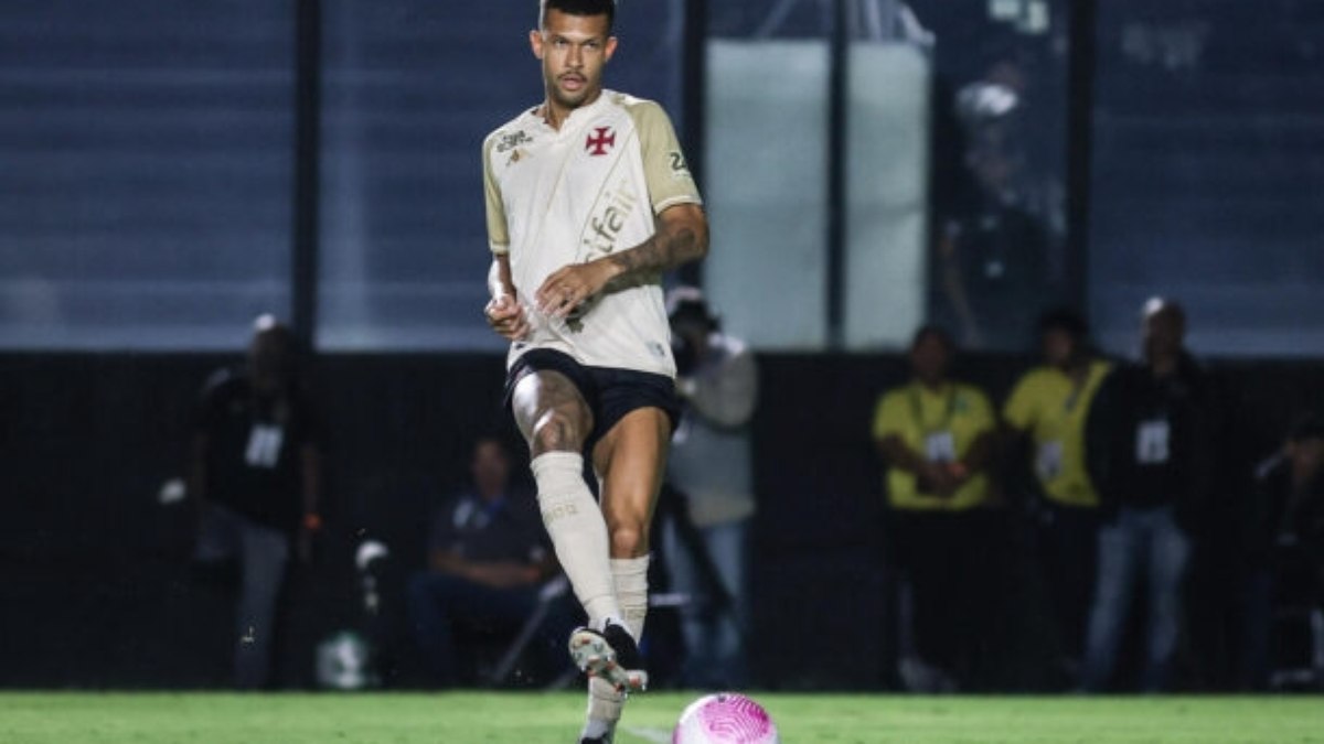 João Victor desfalcará o Vasco pela sexta vez por suspensão João Victor desfalcará o Vasco pela sexta vez por suspensão