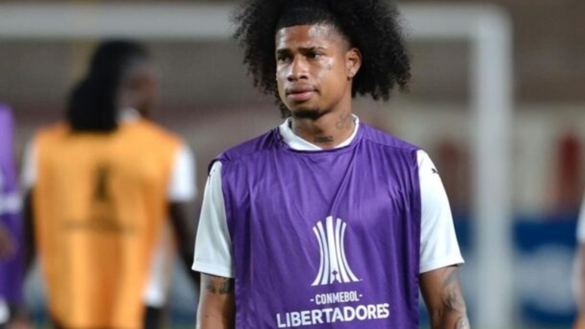 Promissor, jogador do Equador morre em acidente Promissor, jogador do Equador morre em acidente