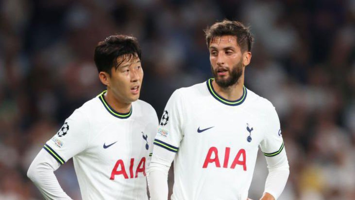 Meia do Tottenham leva gancho pesado e multa milionária por insulto racial a Son Meia do Tottenham leva gancho pesado e multa milionária por insulto racial a Son