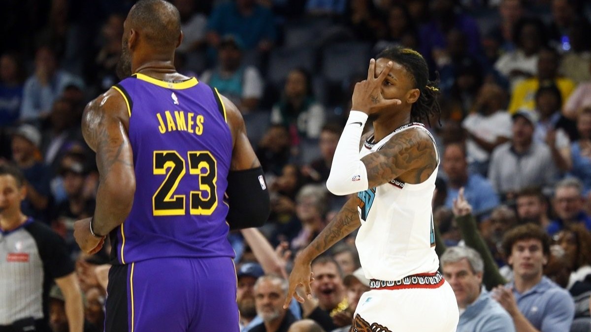 LeBron James e Ja Morant trocam provocações em quadra durante Grizzlies x Lakers; assista LeBron James e Ja Morant trocam provocações em quadra durante Grizzlies x Lakers; assista