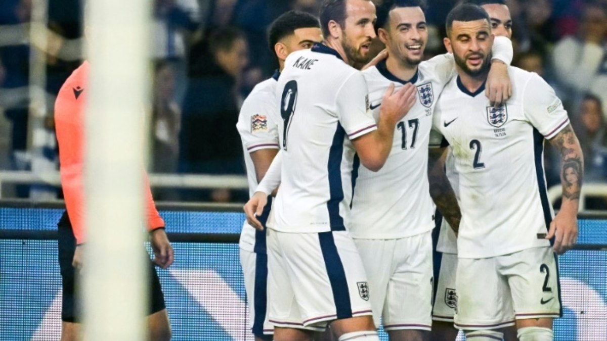 Inglaterra vence Grécia (3-0) e fica perto do acesso na Liga das Nações Inglaterra vence Grécia (3-0) e fica perto do acesso na Liga das Nações