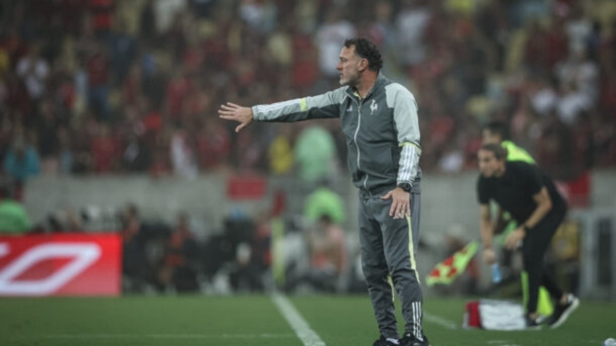 Milito valoriza empate do Atlético e ‘esforço’ dos jogadores Milito valoriza empate do Atlético e ‘esforço’ dos jogadores