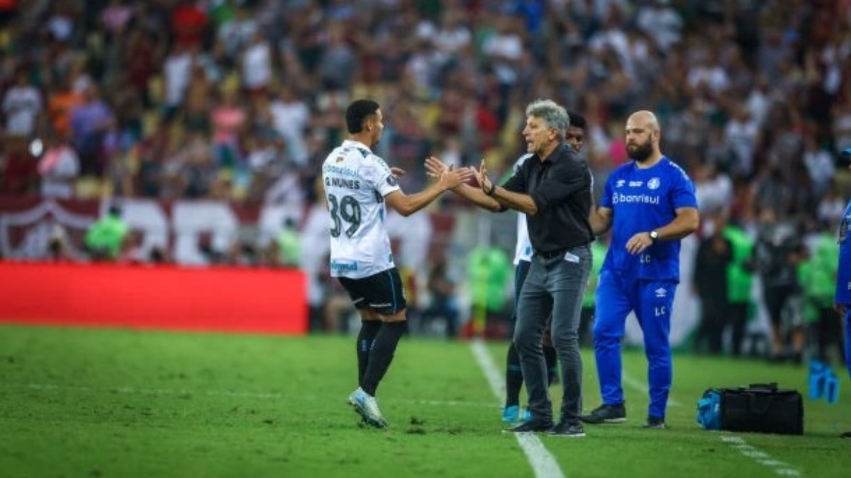 Grêmio retoma atividades nesta segunda, de olho no Palmeiras Grêmio retoma atividades nesta segunda, de olho no Palmeiras