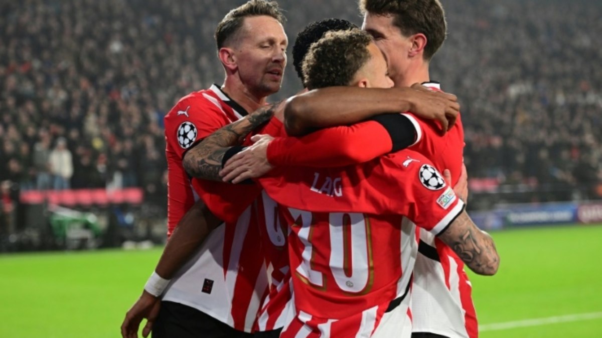 PSV goleia Girona (4-0) na Liga dos Campeões PSV goleia Girona (4-0) na Liga dos Campeões