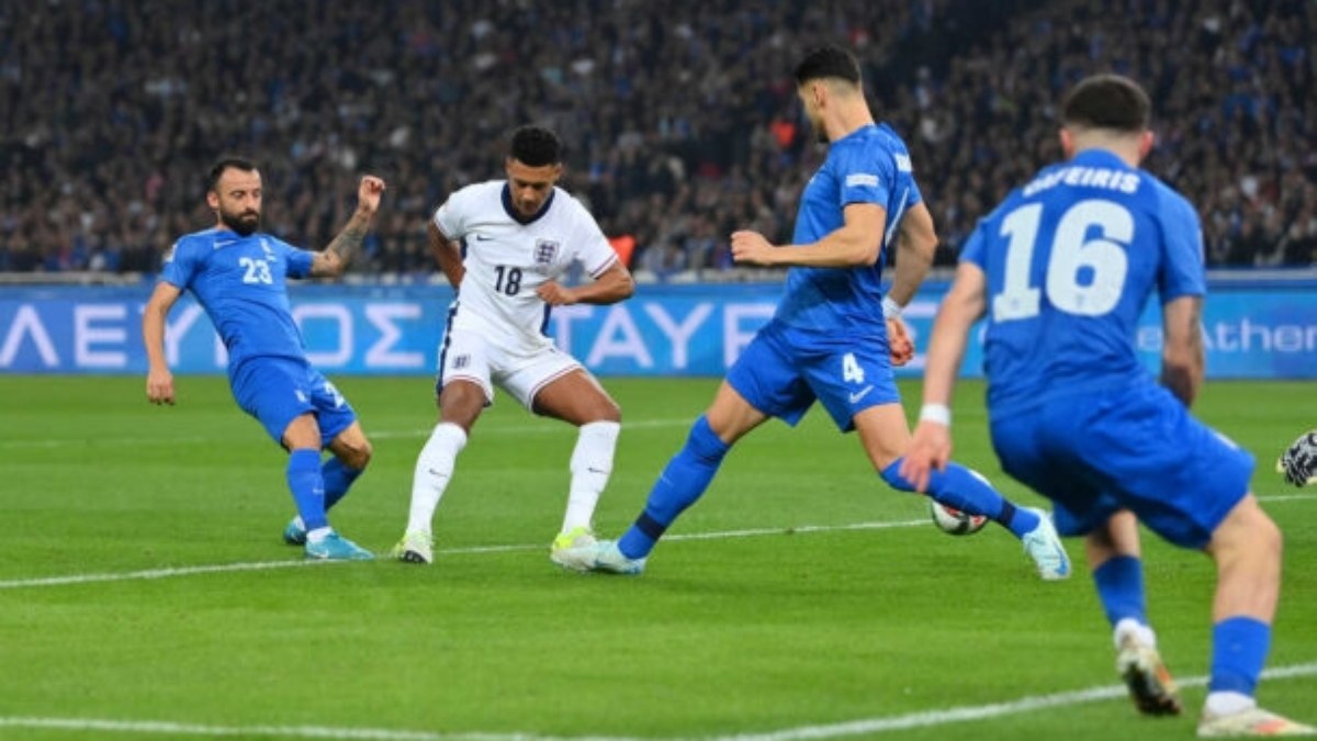 Inglaterra, em Atenas, vence Grécia com direito a gol de letra de Curtis Jones Inglaterra, em Atenas, vence Grécia com direito a gol de letra de Curtis Jones