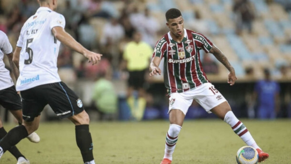 Kauã Elias vê perseguição da arbitragem com o Fluminense: ‘Isso tem que acabar’ Kauã Elias vê perseguição da arbitragem com o Fluminense: ‘Isso tem que acabar’