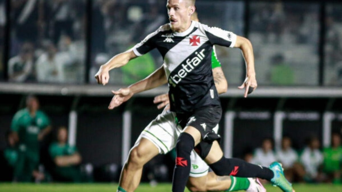 Sem 10? Vasco fará mudança no meio-campo contra o Fortaleza Sem 10? Vasco fará mudança no meio-campo contra o Fortaleza