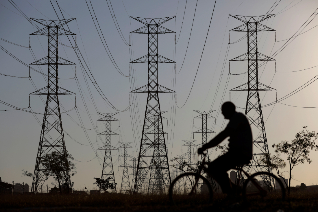 Conta de luz sobe 4,74% em outubro e puxa inflação do mês Conta de luz sobe 4,74% em outubro e puxa inflação do mês