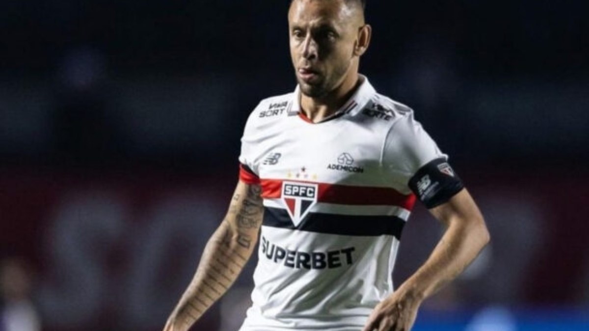 Rafinha deseja permanecer no São Paulo na próxima temporada Rafinha deseja permanecer no São Paulo na próxima temporada