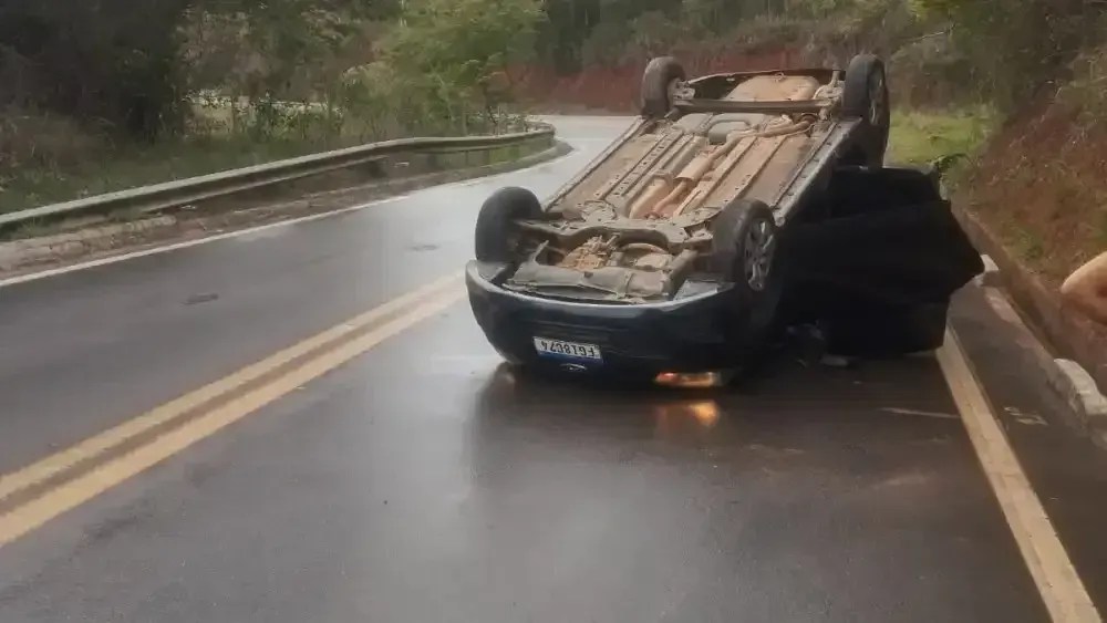 Ex-jogador da Série A capota carro a caminho de jogo, mas é campeão em seguida Ex-jogador da Série A capota carro a caminho de jogo, mas é campeão em seguida