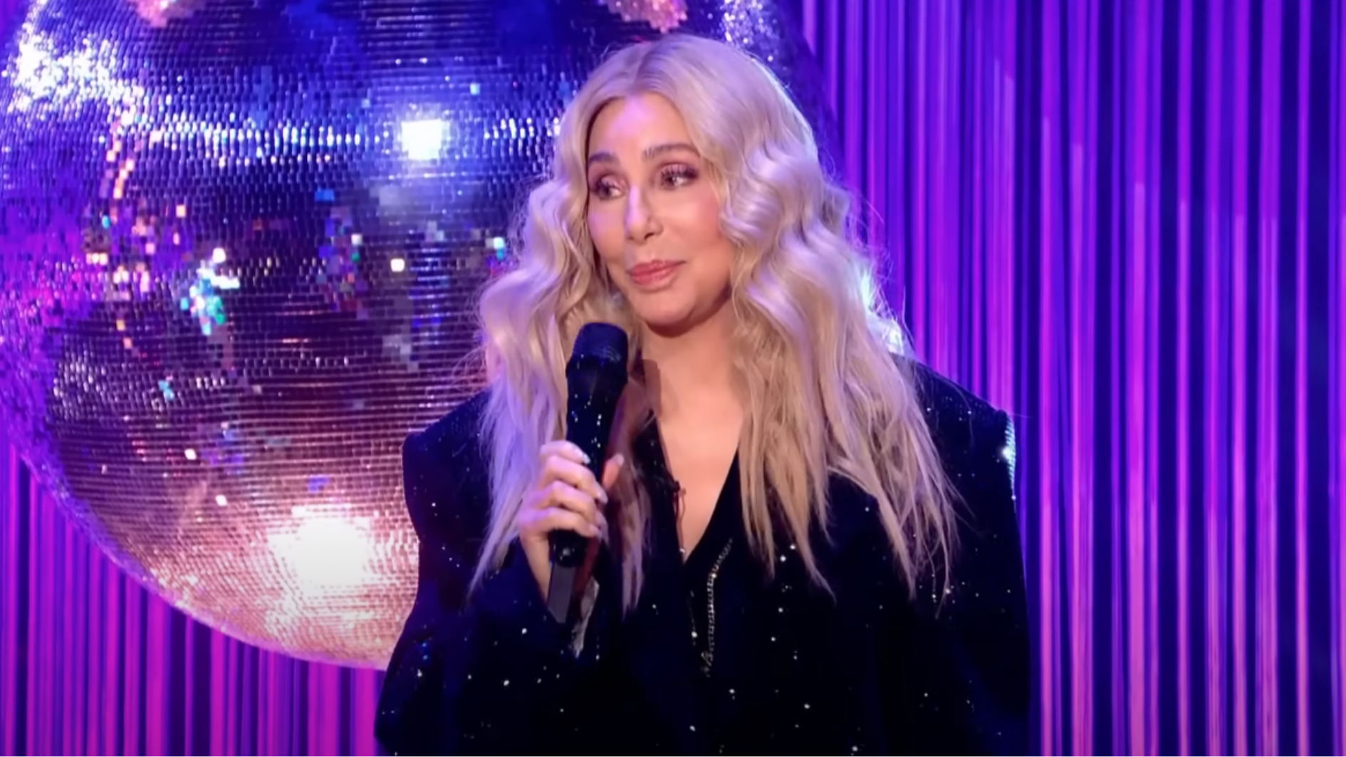 Cher conta que ex quis matá-la durante casamento, diz site Cher conta que ex quis matá-la durante casamento, diz site