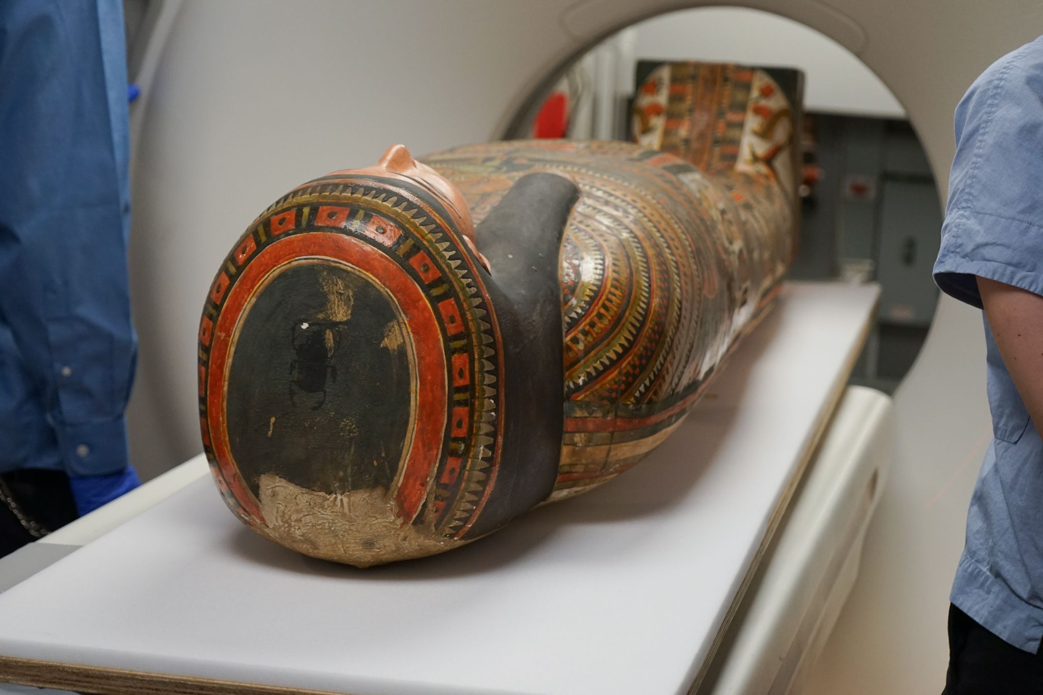 Tomografia ajuda a resolver um mistério de 3 mil anos sobre mulher egípcia Tomografia ajuda a resolver um mistério de 3 mil anos sobre mulher egípcia