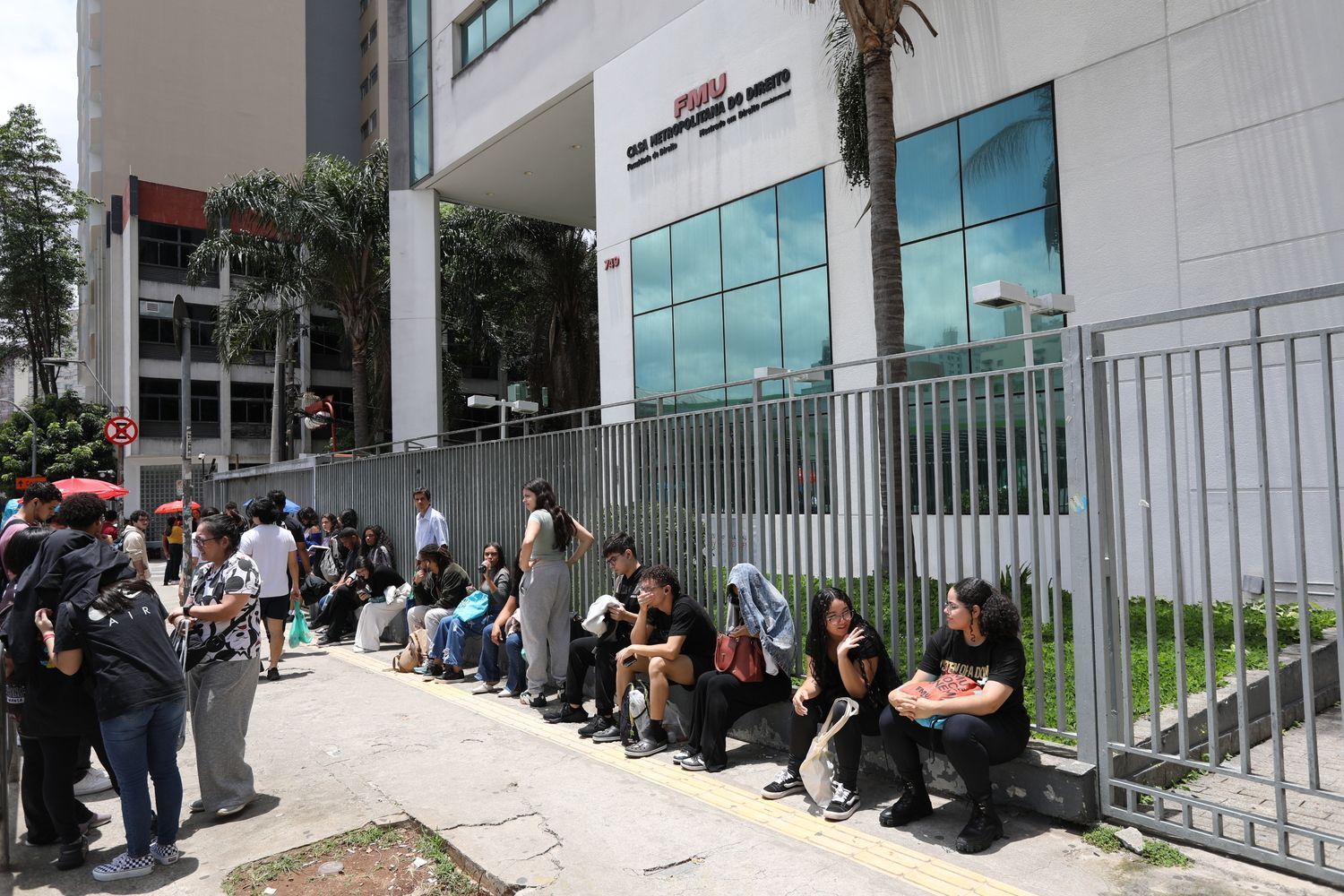 Candidatos contam sobre 2º dia de provas do Enem: “Achei difícil hoje“ Candidatos contam sobre 2º dia de provas do Enem: “Achei difícil hoje“