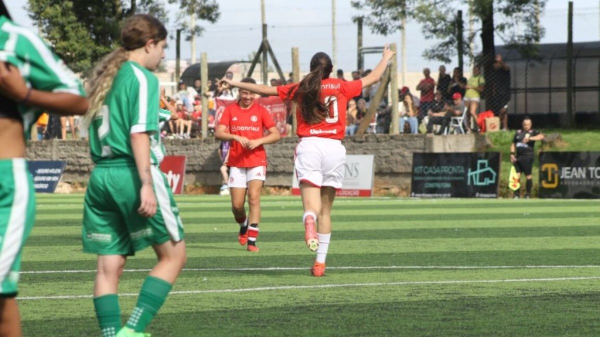 Gurias Coloradas eliminam o Juventude e estão na final do Gauchão Sub-17 Gurias Coloradas eliminam o Juventude e estão na final do Gauchão Sub-17