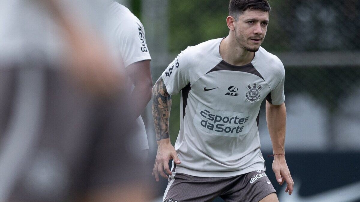 Corinthians treina e deve ter formação tática diferente para pegar o Vitória Corinthians treina e deve ter formação tática diferente para pegar o Vitória