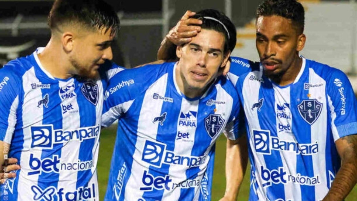 Com um a menos, Ponte Preta sofre virada do Paysandu e se complica na Série B Com um a menos, Ponte Preta sofre virada do Paysandu e se complica na Série B