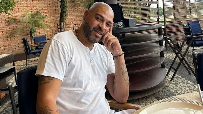 Adriano Imperador cita orgia em biografia: “Sempre gostei de jogo grande“