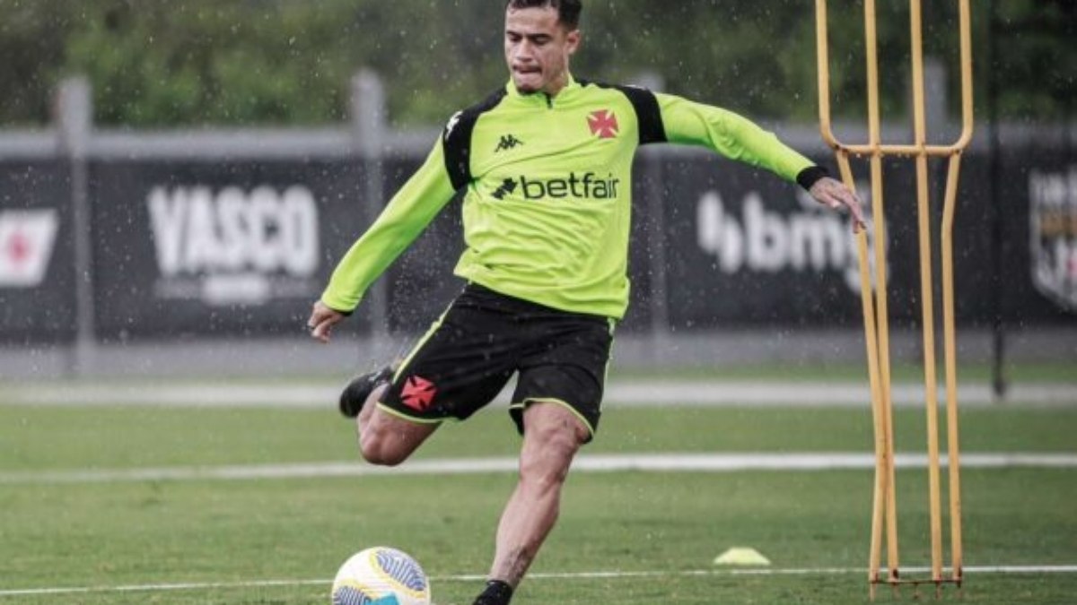 Payet e Coutinho treinam com elenco do Vasco Payet e Coutinho treinam com elenco do Vasco