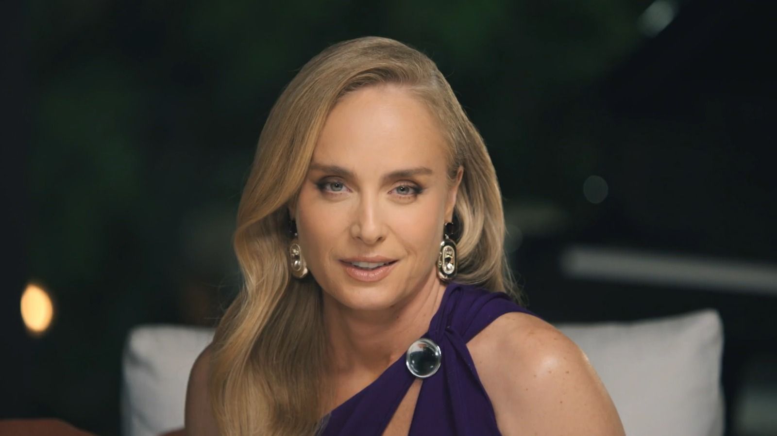 Angélica relembra abuso sexual: “Hoje tenho consciência“ Angélica relembra abuso sexual: “Hoje tenho consciência“