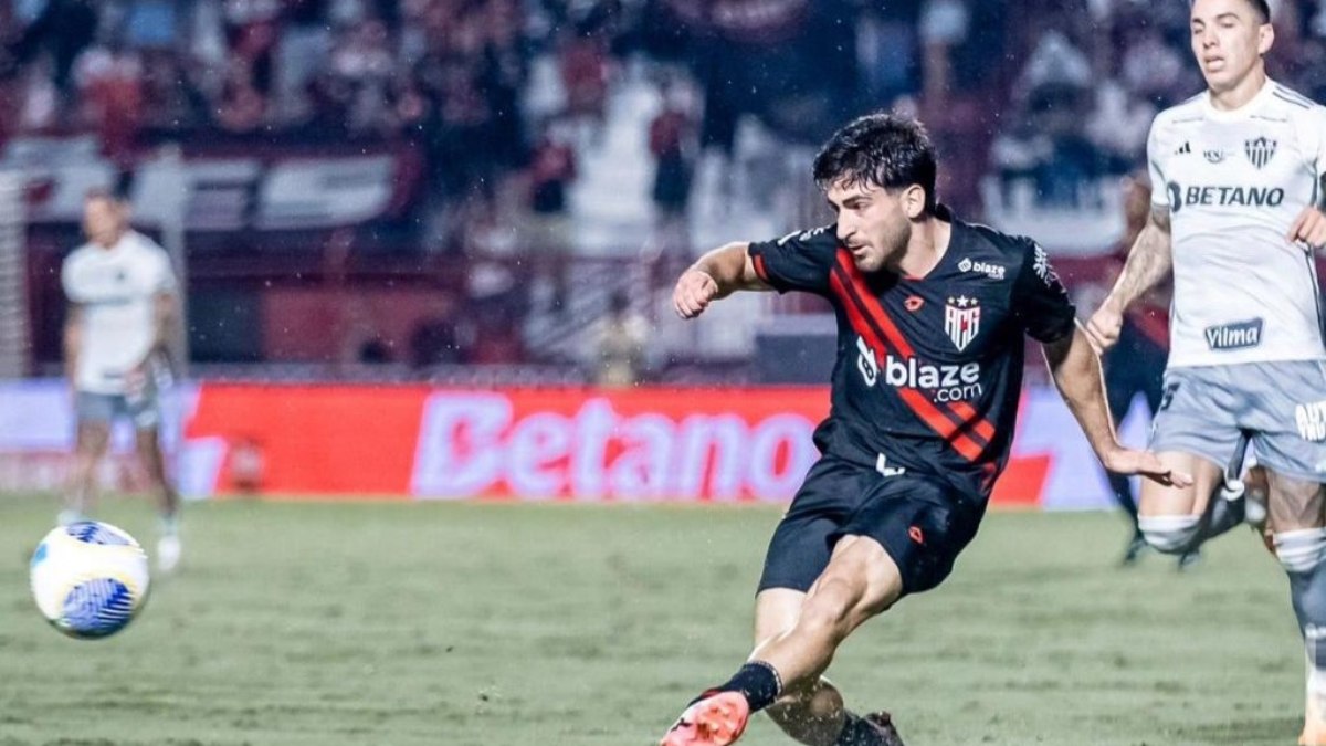 Atlético-GO e Red Bull Bragantino duelam contra o rebaixamento neste sábado Atlético-GO e Red Bull Bragantino duelam contra o rebaixamento neste sábado