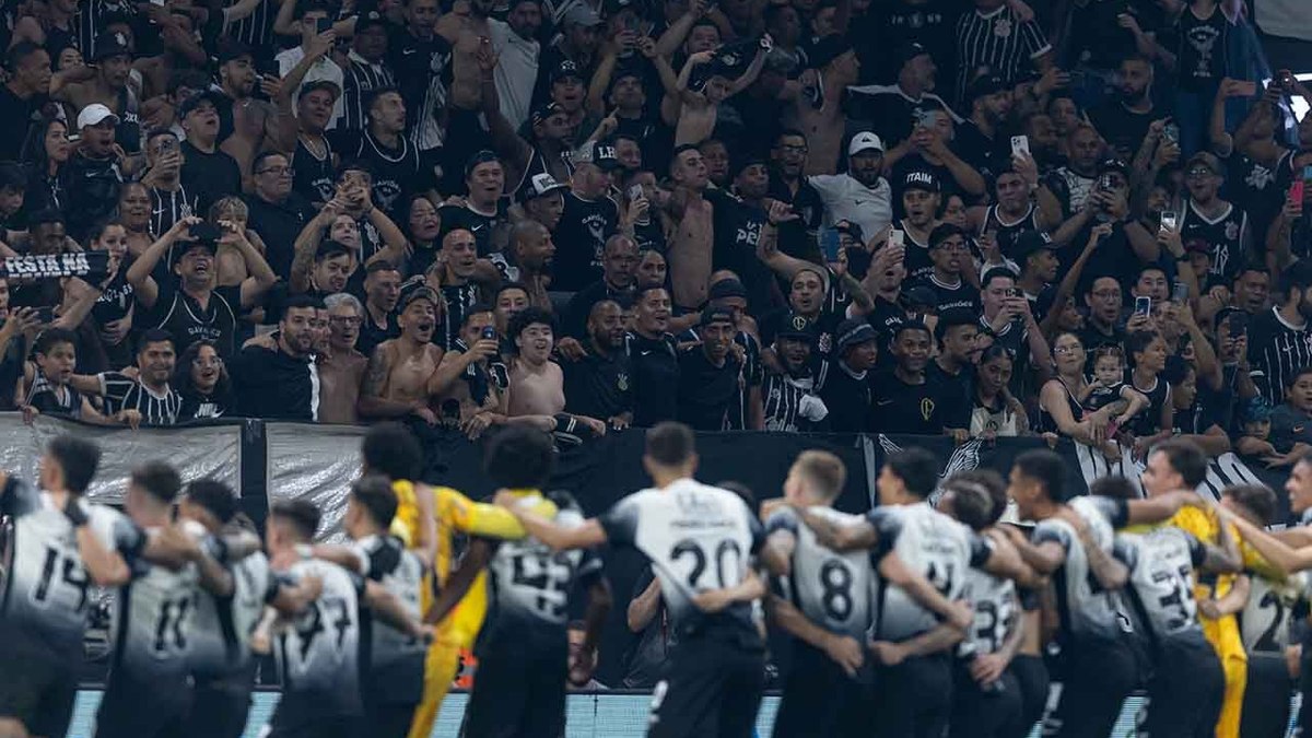 Corinthians terá estádio lotado contra o Cruzeiro Corinthians terá estádio lotado contra o Cruzeiro