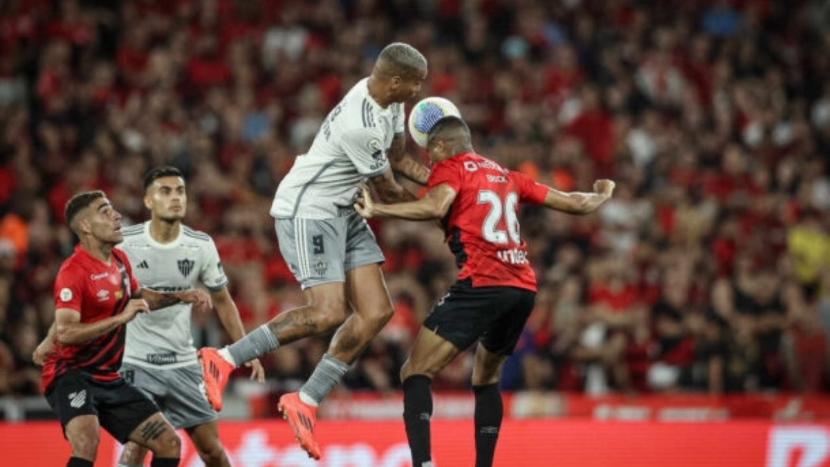 Em Curitiba, Atlético-MG perde para o Athletico, que deixa o Z4 Em Curitiba, Atlético-MG perde para o Athletico, que deixa o Z4