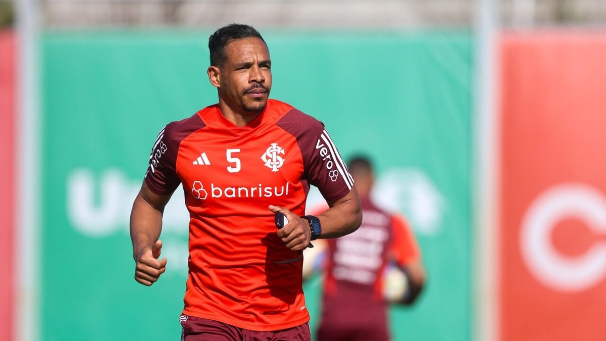 Internacional tem cautela para recolocar Fernando em campo Internacional tem cautela para recolocar Fernando em campo