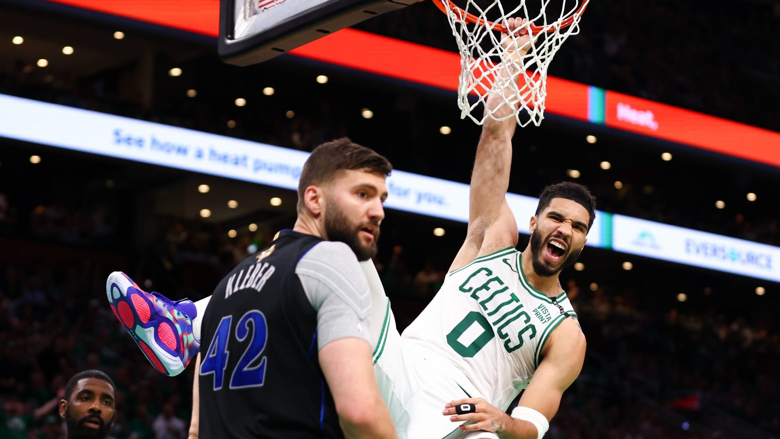 Warner Bros estende parceria com NBA por 11 anos em contrato de R$ 442 bilhões Warner Bros estende parceria com NBA por 11 anos em contrato de R$ 442 bilhões