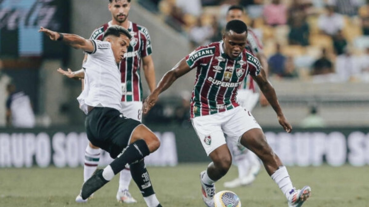 Fluminense busca vencer a primeira no Brasileirão sem Arias, suspenso diante do Inter Fluminense busca vencer a primeira no Brasileirão sem Arias, suspenso diante do Inter