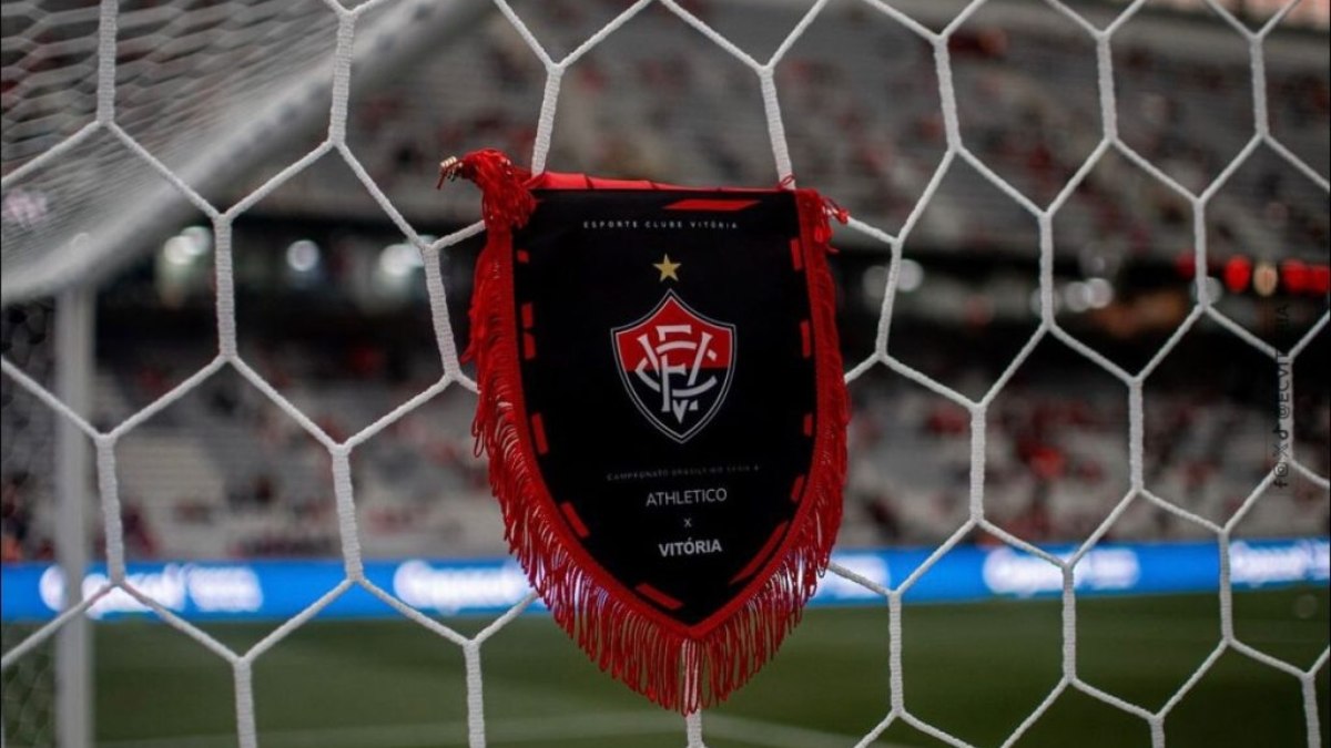 Vitória repudia xenofobia em jogo contra Athletico Vitória repudia xenofobia em jogo contra Athletico