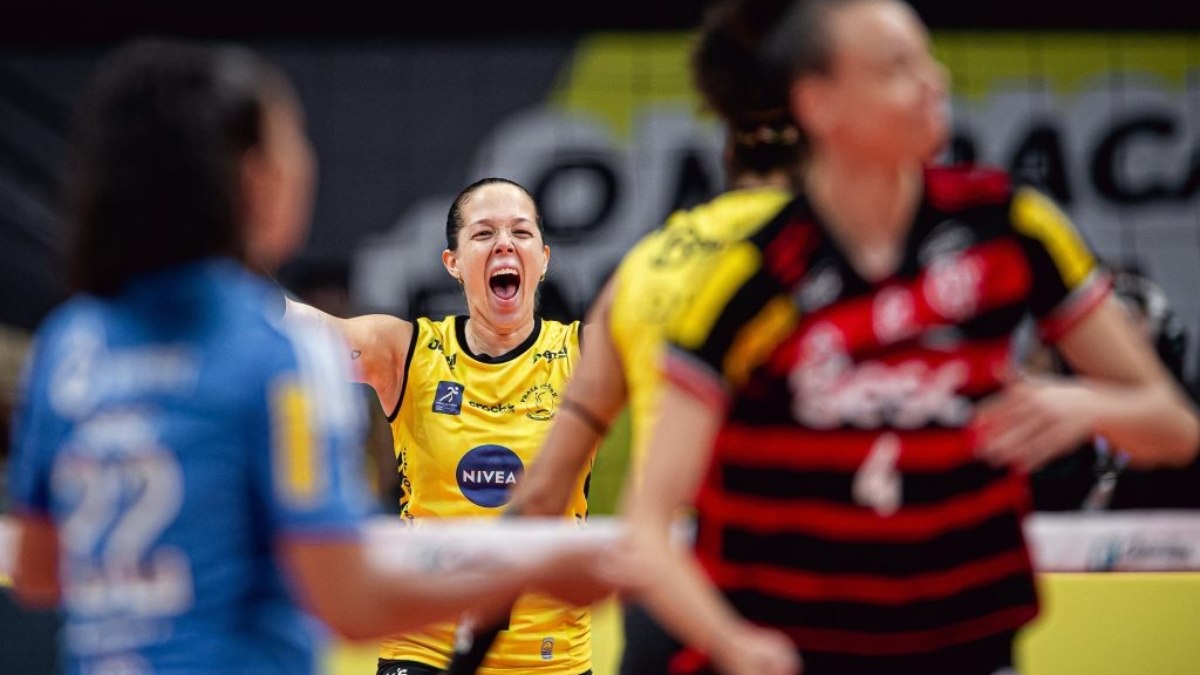 Praia Clube vence Sesc Flamengo de virada Praia Clube vence Sesc Flamengo de virada