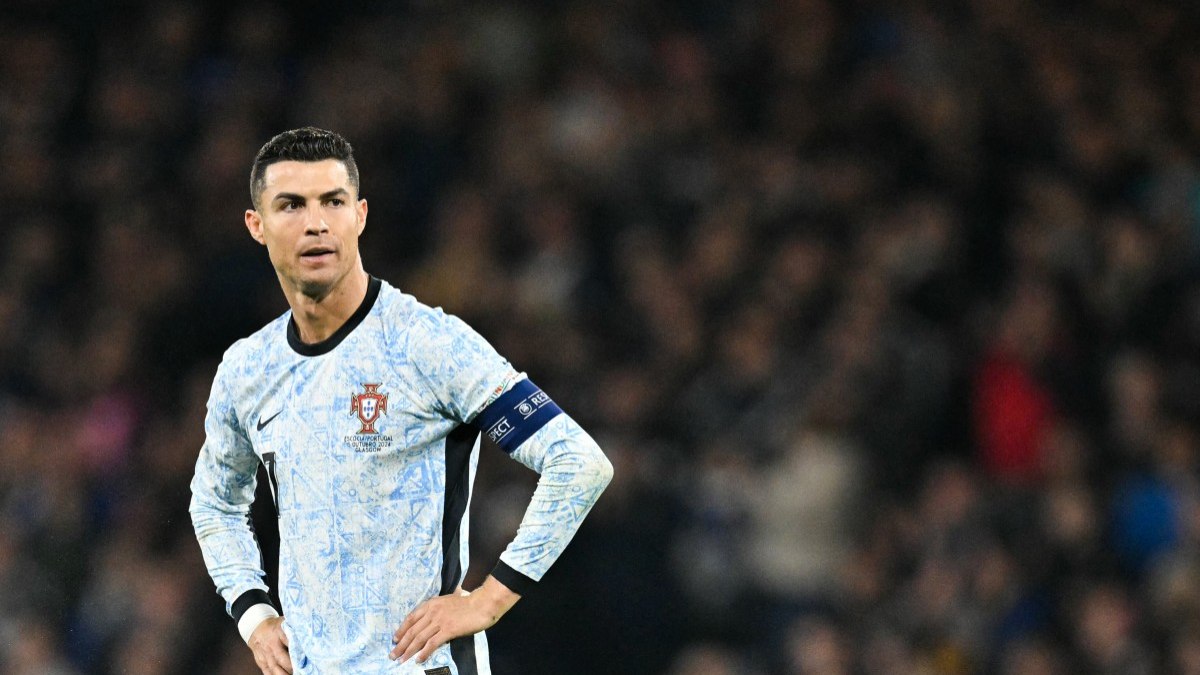 Cristiano Ronaldo quebra silêncio sobre futuro e comenta meta dos 1000 gols na carreira Cristiano Ronaldo quebra silêncio sobre futuro e comenta meta dos 1000 gols na carreira