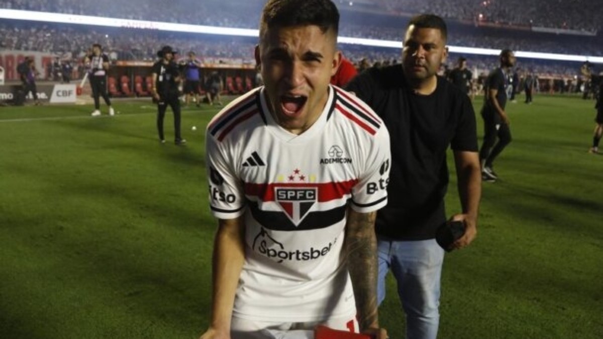 Nestor vai de herói à negociável no São Paulo em pouco mais de um ano Nestor vai de herói à negociável no São Paulo em pouco mais de um ano