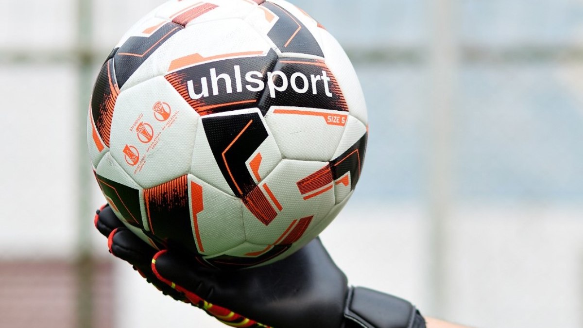 Marca alemã uhlsport amplia presença no Brasil e fornecerá bolas para nove Estaduais Marca alemã uhlsport amplia presença no Brasil e fornecerá bolas para nove Estaduais