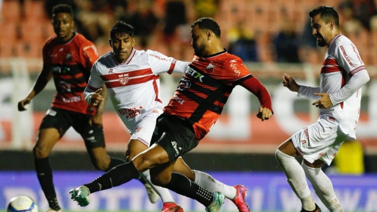 Com gol no fim, CRB supera Ituano em partida decisiva na Série B Com gol no fim, CRB supera Ituano em partida decisiva na Série B