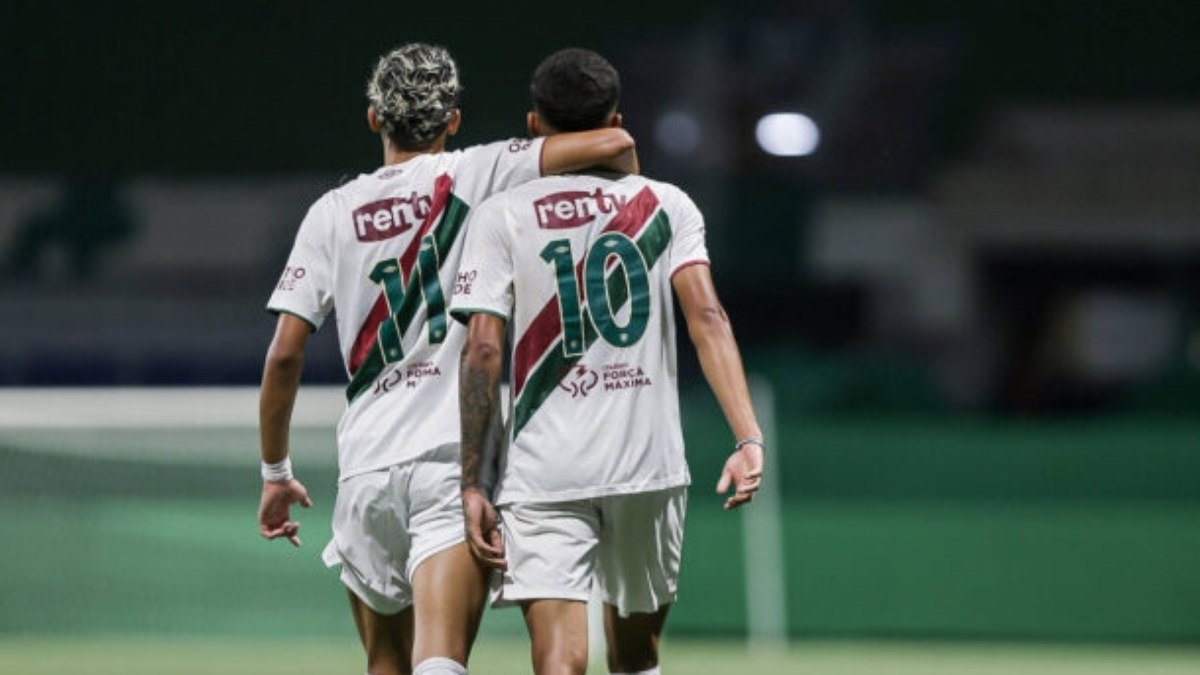 Dupla destaque no título Sub-17 treinará com profissionais do Fluminense Dupla destaque no título Sub-17 treinará com profissionais do Fluminense