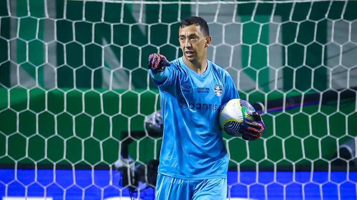 Marchesín salva Grêmio de ser goleado pelo Palmeiras Marchesín salva Grêmio de ser goleado pelo Palmeiras