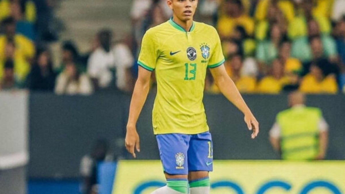 Vanderson desfalca o Brasil contra o Uruguai pelas Eliminatórias Vanderson desfalca o Brasil contra o Uruguai pelas Eliminatórias