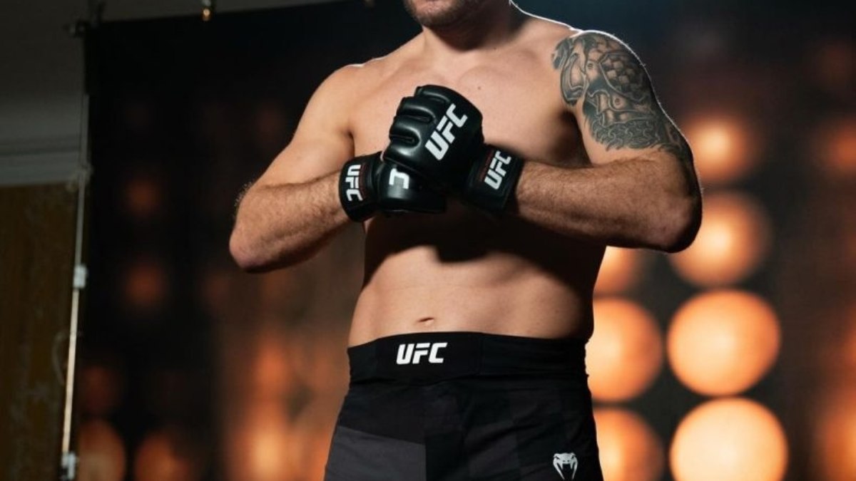 Miocic rebate crítica de Jon Jones por comentário em vídeo do UFC Miocic rebate crítica de Jon Jones por comentário em vídeo do UFC