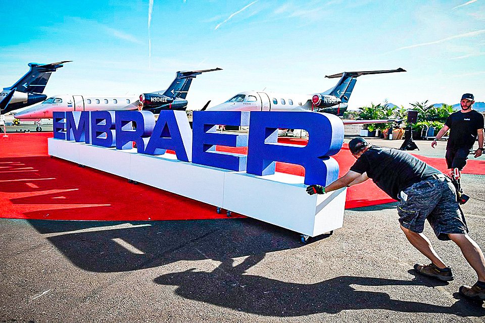 UBS vai contra o consenso e dá “venda” em Embraer; ações lideram queda do Ibovespa UBS vai contra o consenso e dá “venda” em Embraer; ações lideram queda do Ibovespa