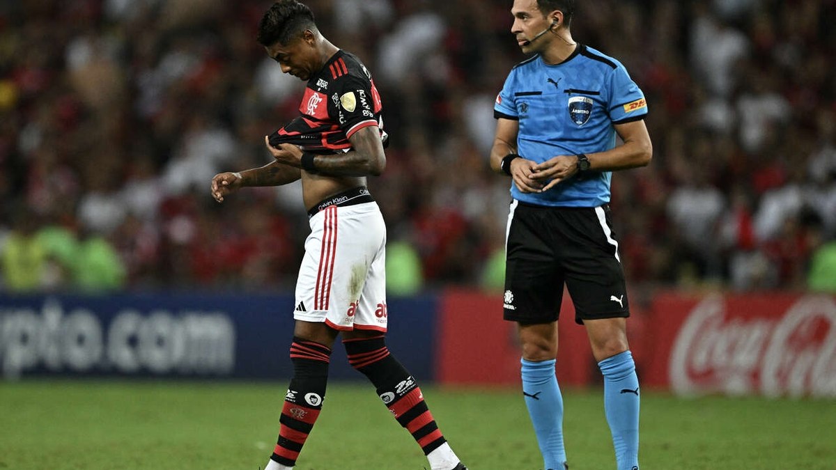 Bruno Henrique, do Flamengo, fez acordo na Justiça após CNH falsa