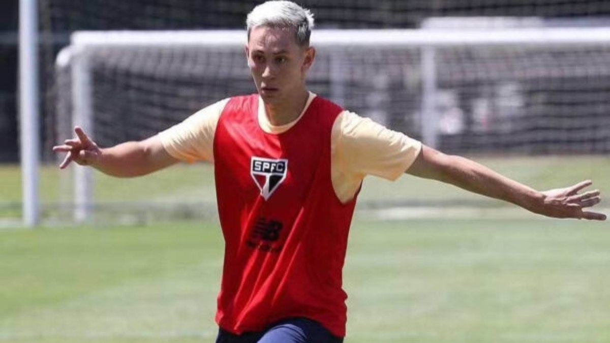 Calleri segue como dúvida e São Paulo tem dois reforços contra o Bragantino Calleri segue como dúvida e São Paulo tem dois reforços contra o Bragantino