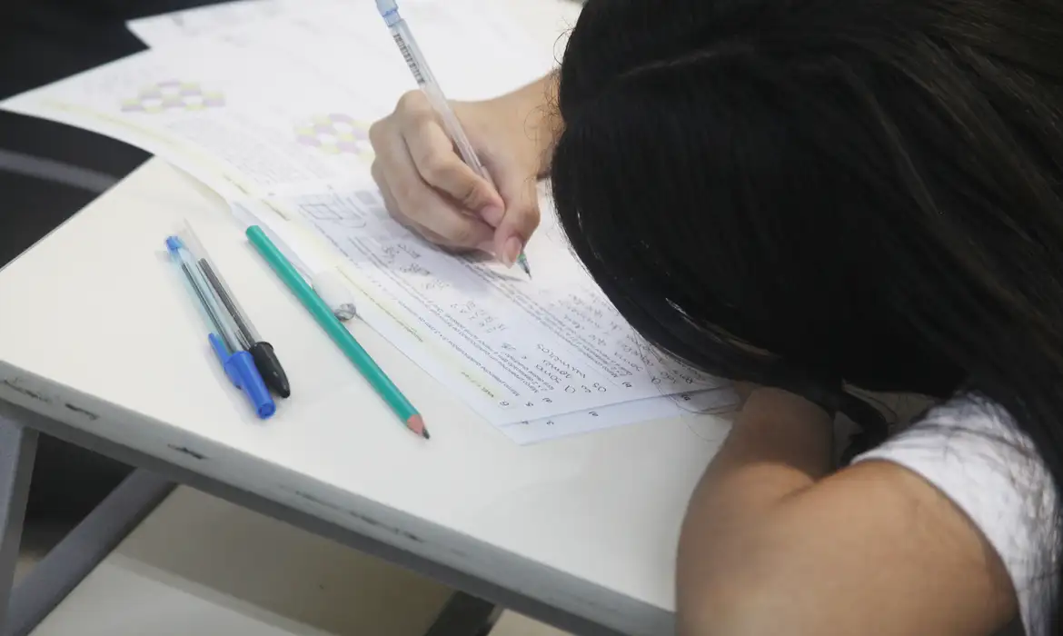 Enem supera 70% de presença no primeiro domingo de provas Enem supera 70% de presença no primeiro domingo de provas