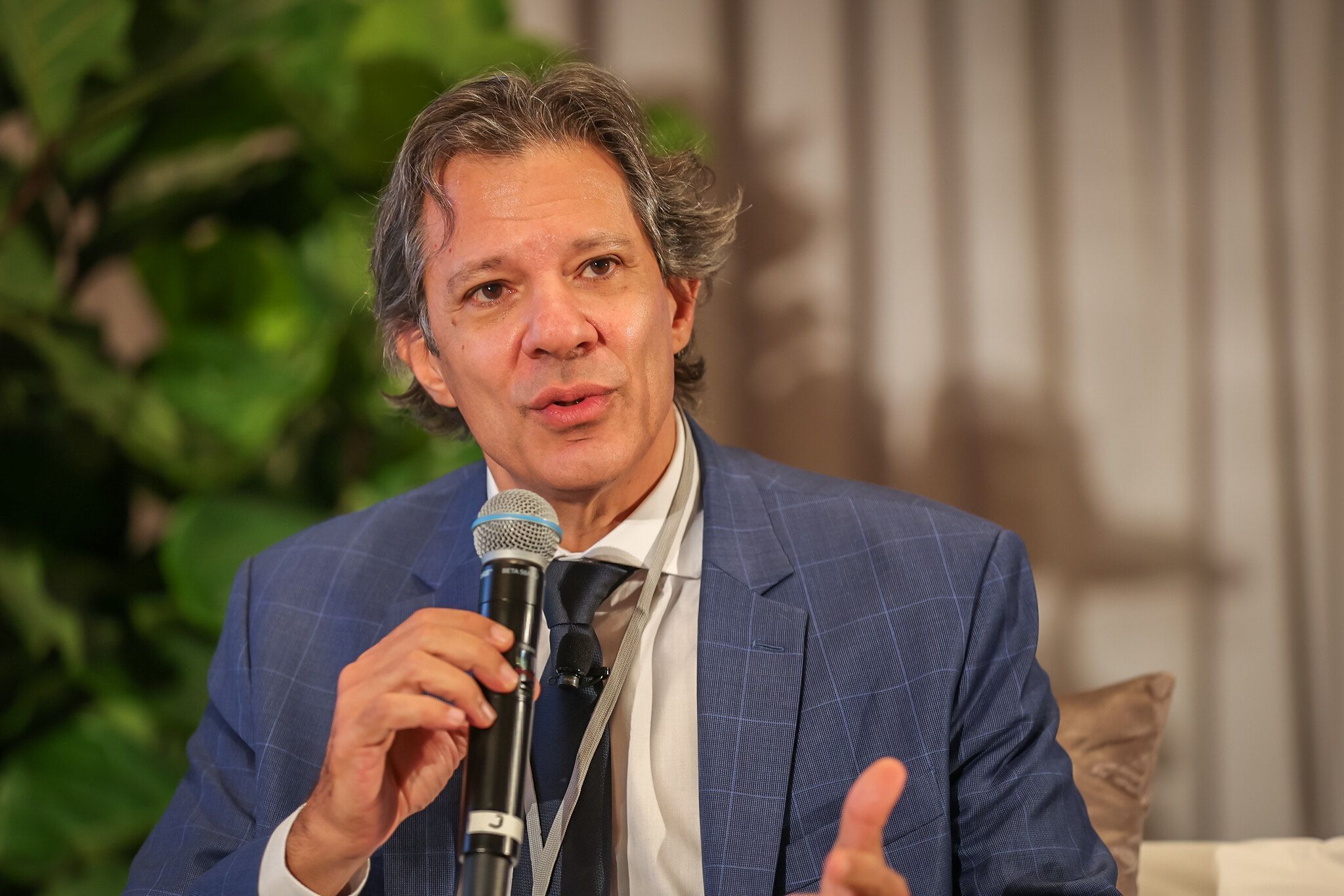 Haddad sobre manifesto contra cortes de gastos: “É natural que haja debate“ Haddad sobre manifesto contra cortes de gastos: “É natural que haja debate“