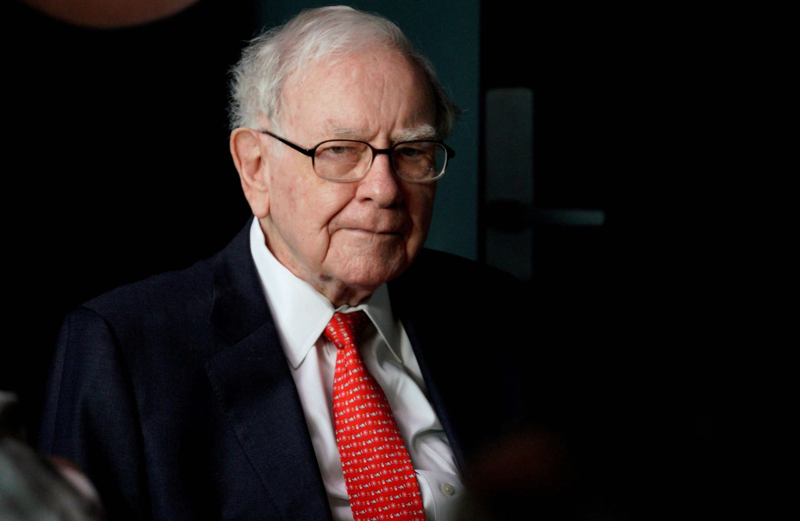 Caixa da Berkshire, de Warren Buffett, chega a US$ 325 bilhões e bate recorde Caixa da Berkshire, de Warren Buffett, chega a US$ 325 bilhões e bate recorde