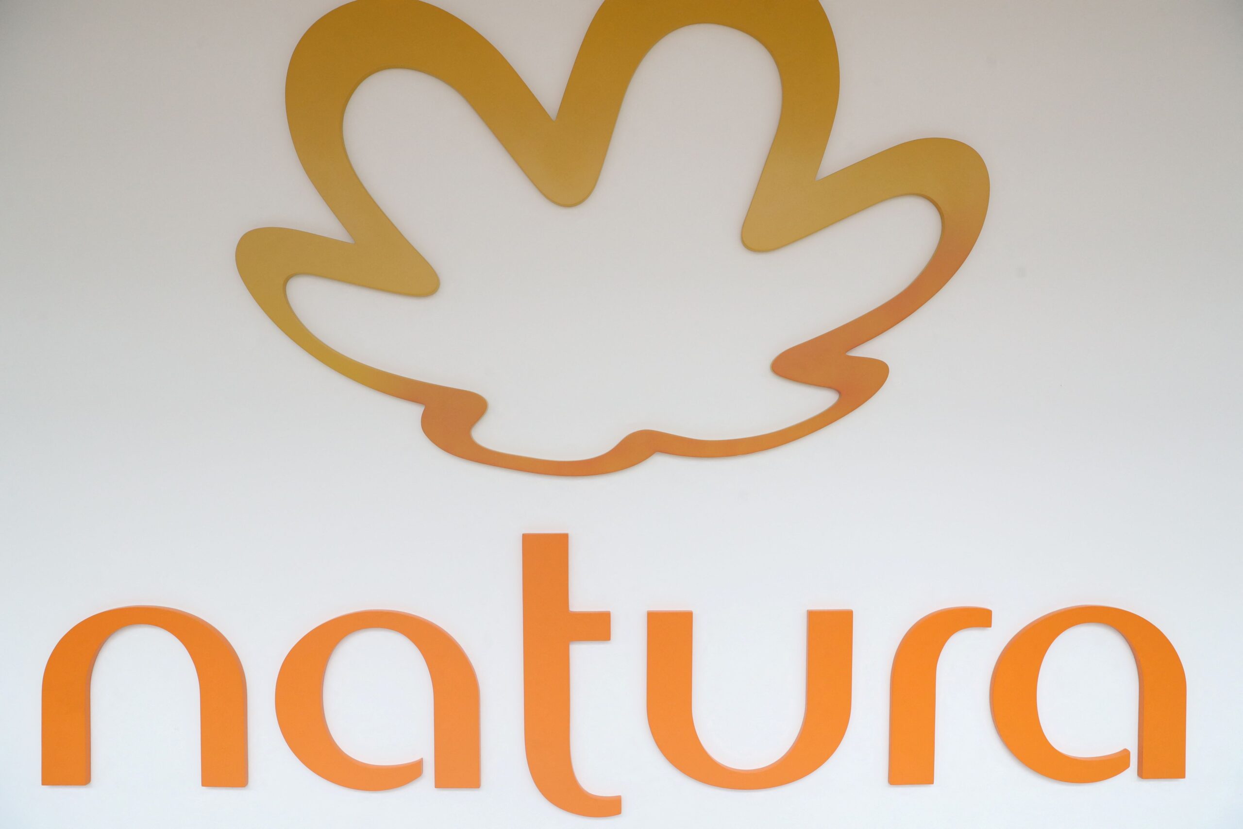 Natura&Co tem prejuízo de R$ 6,7 bi no 3º tri Natura&Co tem prejuízo de R$ 6,7 bi no 3º tri