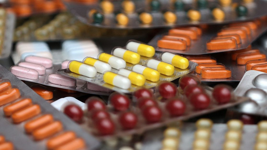 Nanoplásticos podem prejudicar o efeito dos antibióticos, aponta estudo Nanoplásticos podem prejudicar o efeito dos antibióticos, aponta estudo