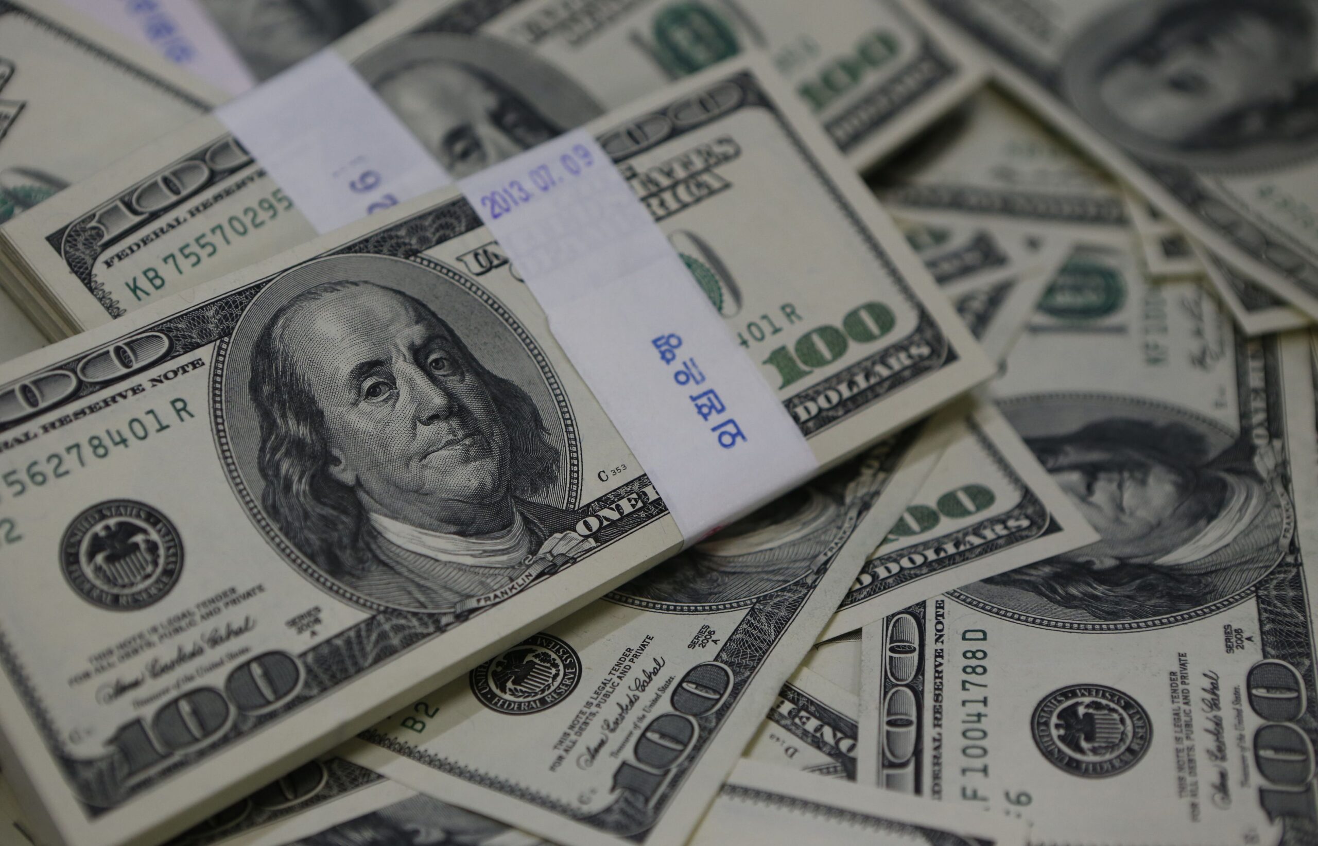 Banco Central realiza leilões de linha para estabilizar câmbio e controlar alta Banco Central realiza leilões de linha para estabilizar câmbio e controlar alta
